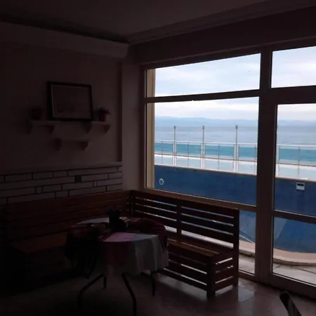 Ucem Golden Sea Otel 2*