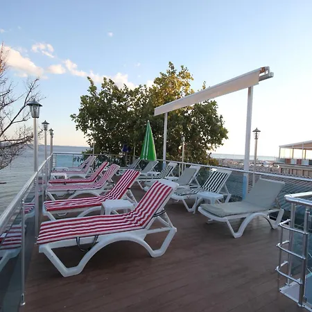 מלון Ucem Golden Sea