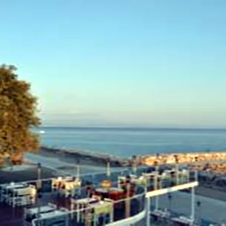 מלון Ucem Golden Sea