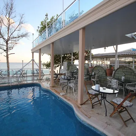 מלון Ucem Golden Sea 2*