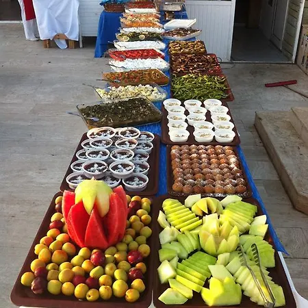 מלון Ucem Golden Sea 2*