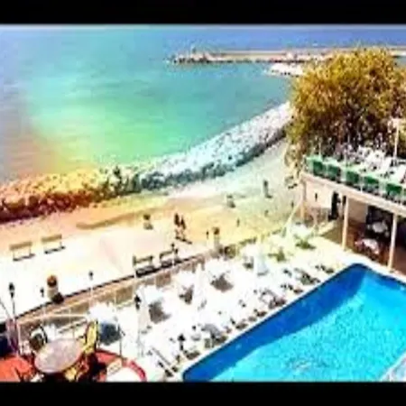 מלון Ucem Golden Sea 2*