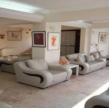 מלון Ucem Golden Sea 2*