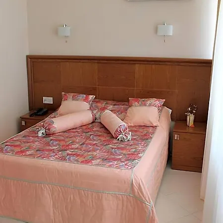 Hotel Ucem Golden Sea 2*