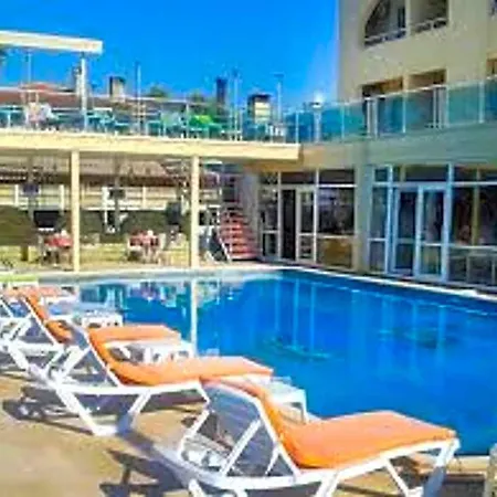 Hotel Ucem Golden Sea 2*