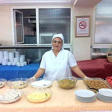 Hotel Ucem Golden Sea 2*