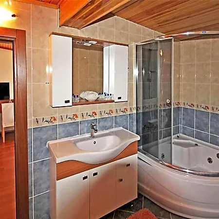 Ucem Golden Sea Hotel