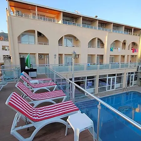 Hotel Ucem Golden Sea 2*