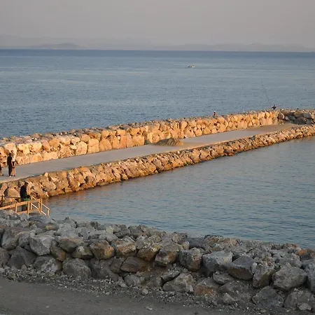 ホテル Ucem Golden Sea 2*