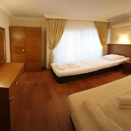 Hotel Ucem Golden Sea 2*
